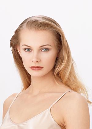 出っ歯の矯正で美しいスマイルに